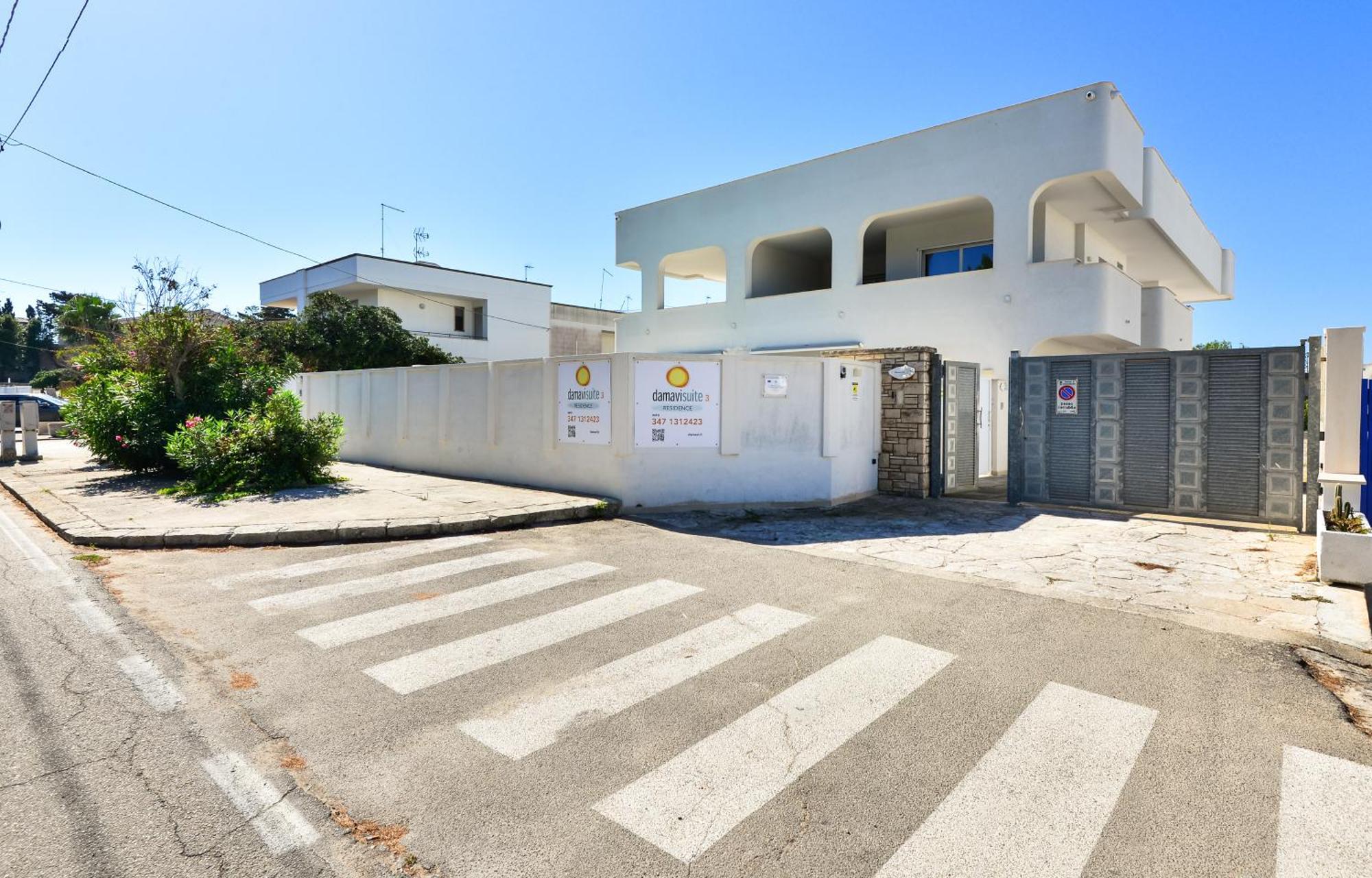 Damavi Suite 3 Torre dell'Orso Bagian luar foto